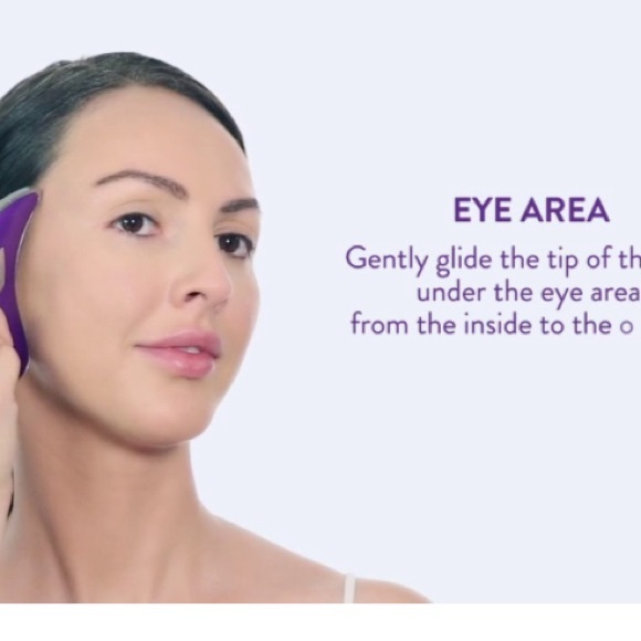 Nurse Jamie TRIANGLE Facial/Neck Beauty Tool - Picture 4 of 5